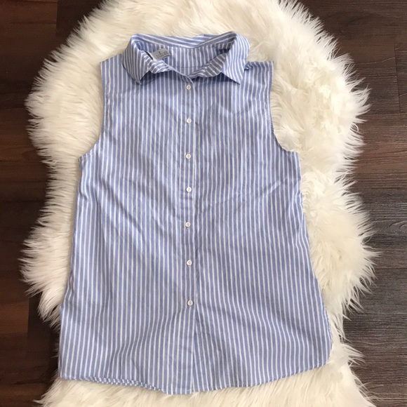 H&M Tops - H&M sleeveless button down